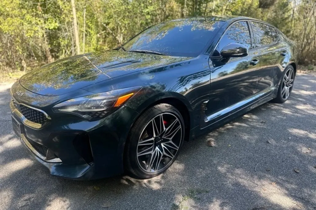 2022 Kia Stinger GT1 photo 1