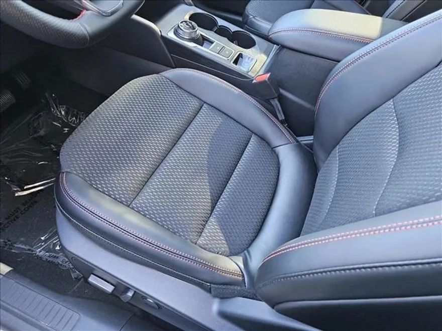 2025 Ford Escape ST-Line photo 1