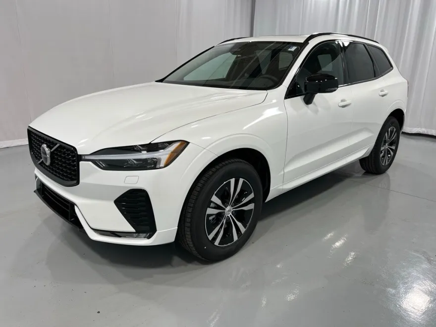 2025 Volvo XC60 B5 Core photo 1