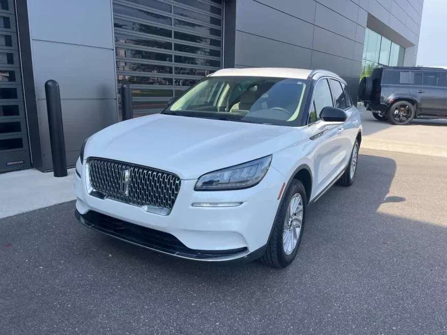2022 Lincoln Corsair Standard photo 1
