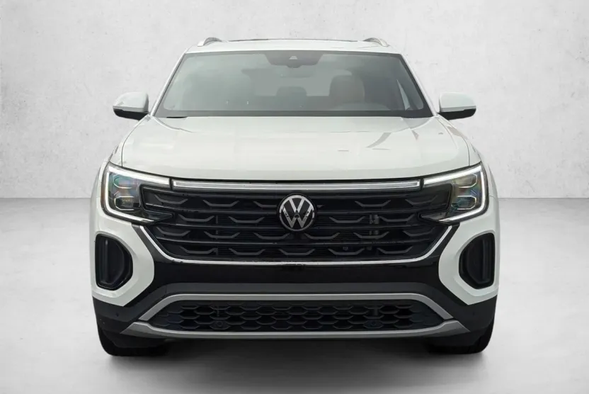 2025 Volkswagen Atlas Cross Sport SE Technology photo 1
