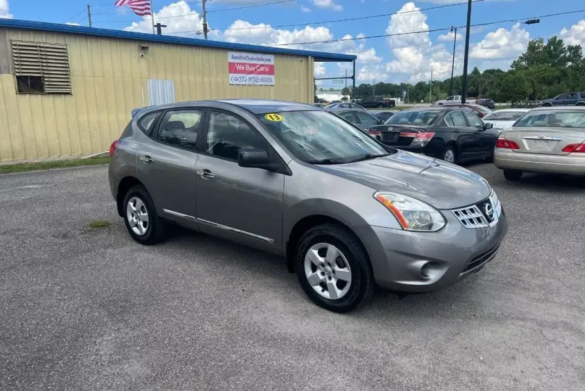 2013 Nissan Rogue S photo 1