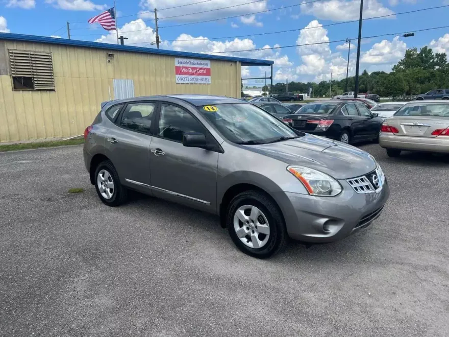 2013 Nissan Rogue S photo 1