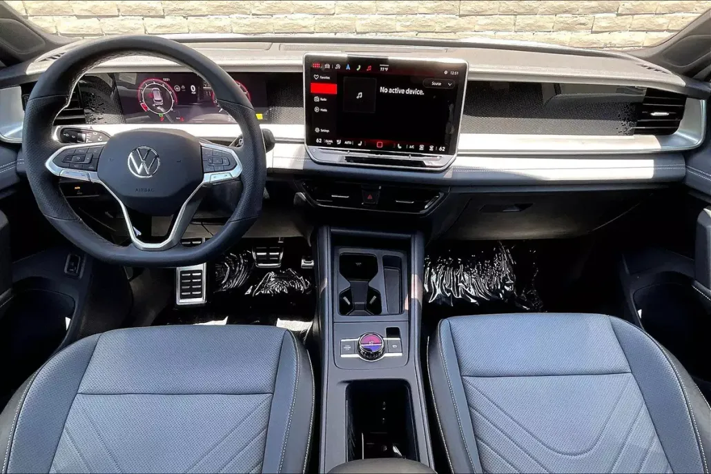 2025 Volkswagen Tiguan SE R-Line Black photo 1