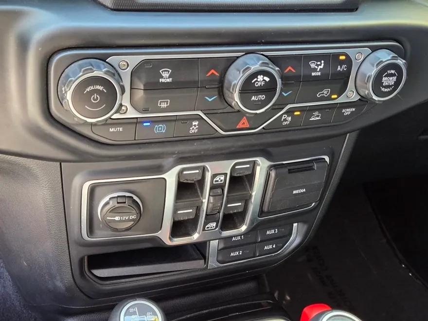 2021 Jeep Wrangler Unlimited Sahara 4xe photo 22