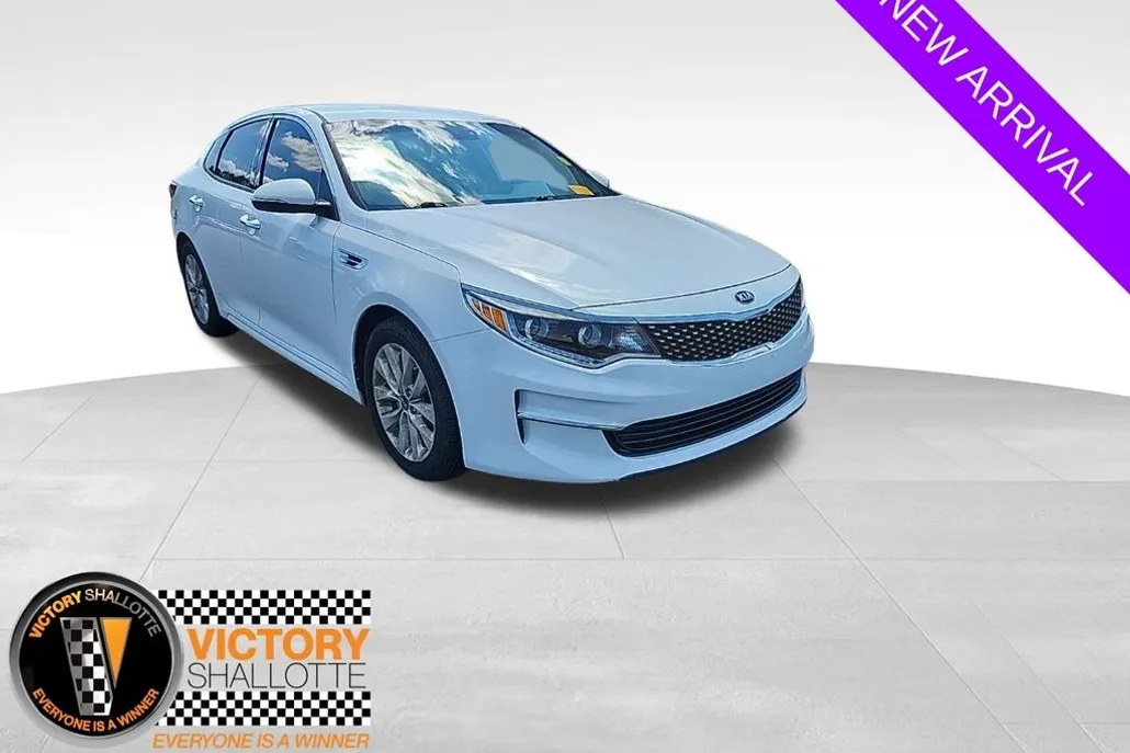 2016 Kia Optima EX photo 1