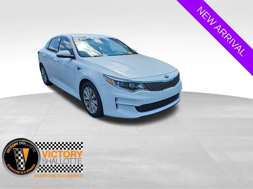 2016 Kia Optima EX photo 1