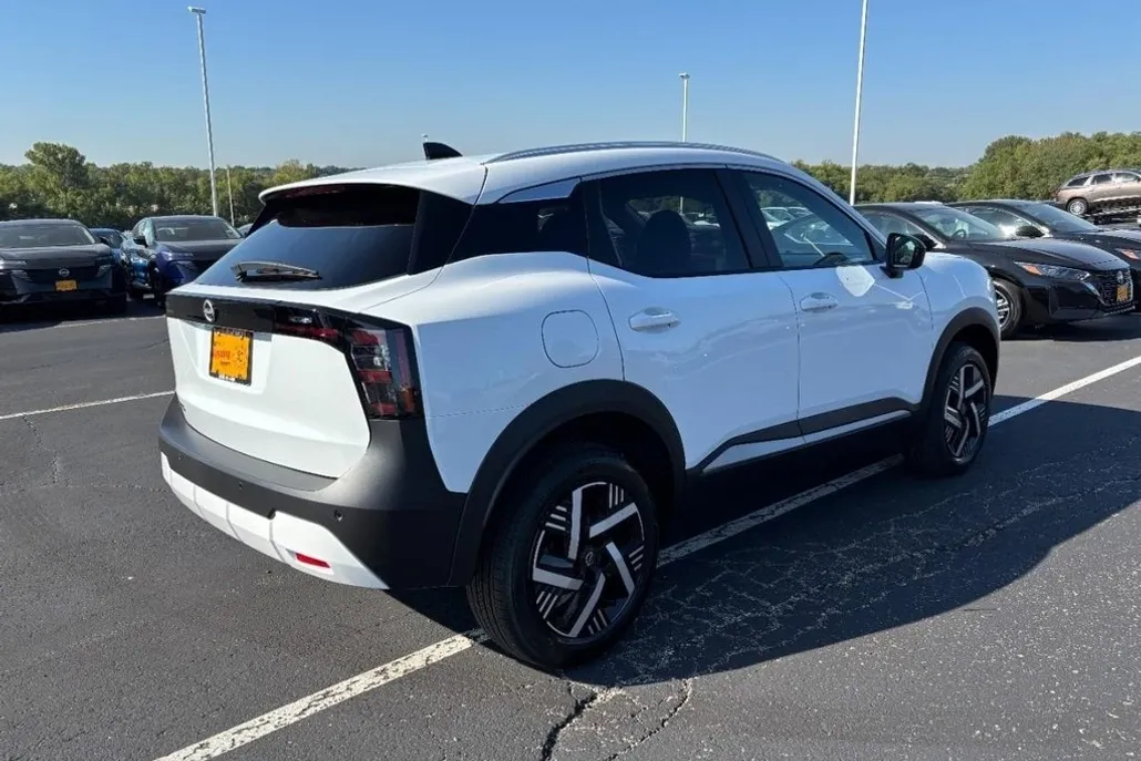 2026 Nissan Kicks SV photo 1