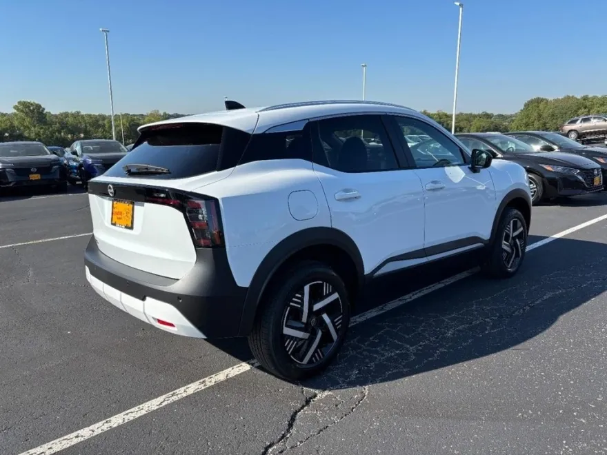 2026 Nissan Kicks SV photo 1