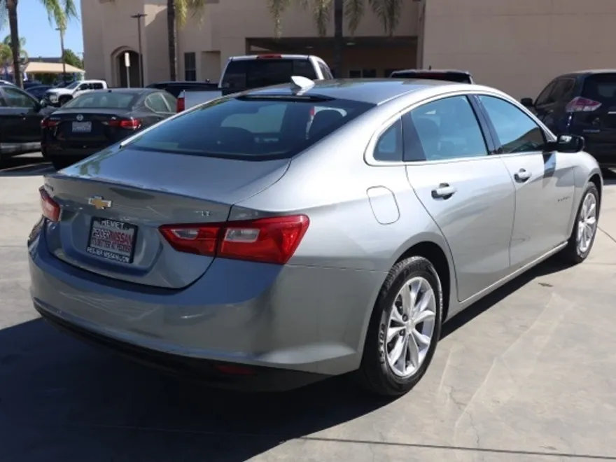 2023 Chevrolet Malibu 1LT photo 1