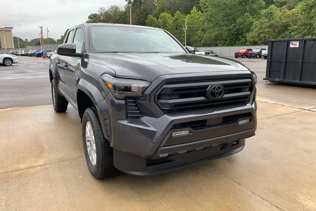 2025 Toyota Tacoma SR5 4x4 Double Cab photo 1