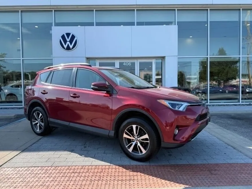 2018 Toyota RAV4 XLE photo 1