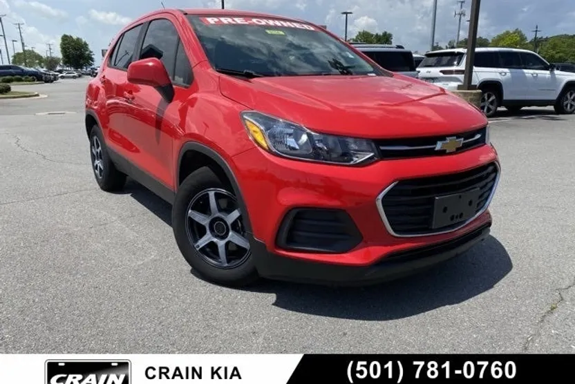 2020 Chevrolet Trax LS photo 1