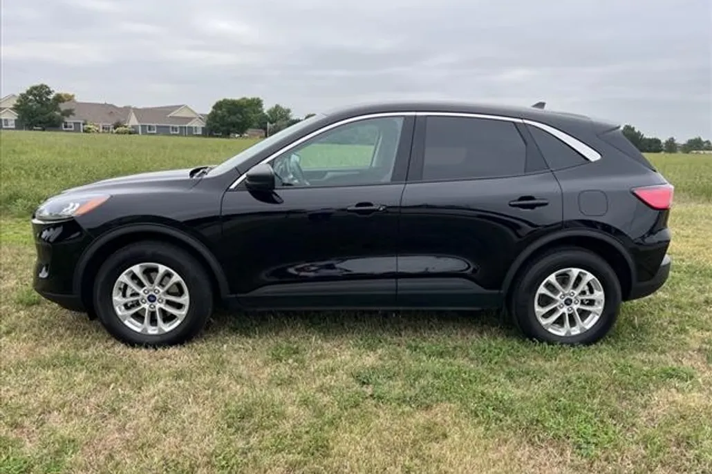 2022 Ford Escape SE photo 1