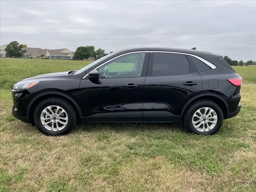 2022 Ford Escape SE photo 1