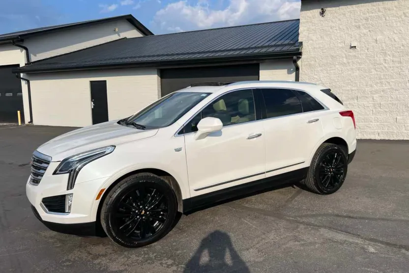 2017 Cadillac XT5 Premium Luxury photo 1