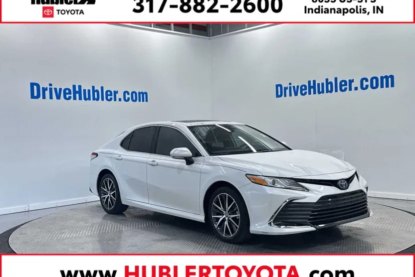 2022 Toyota Camry Hybrid XLE photo 1