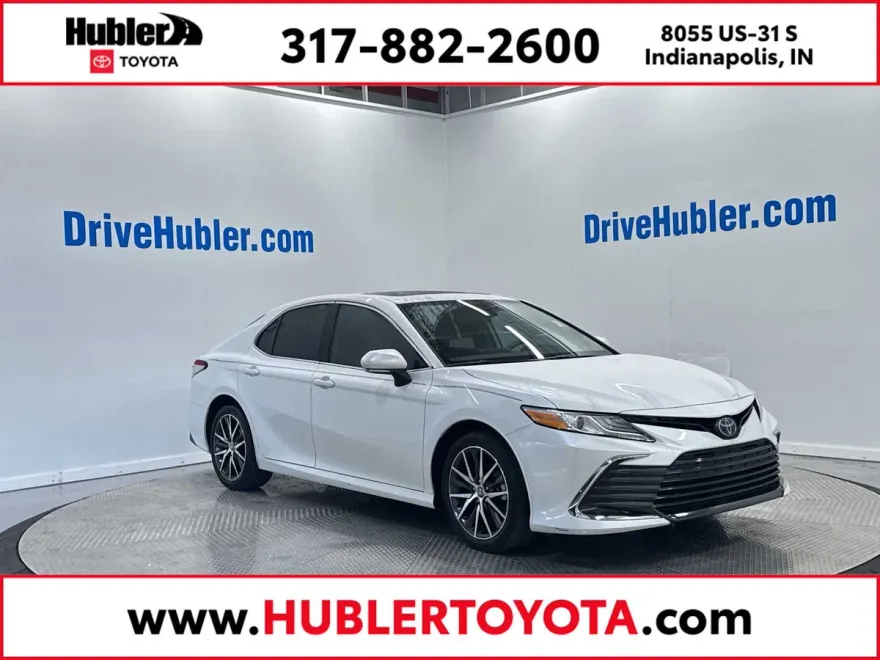 2022 Toyota Camry Hybrid XLE photo 1