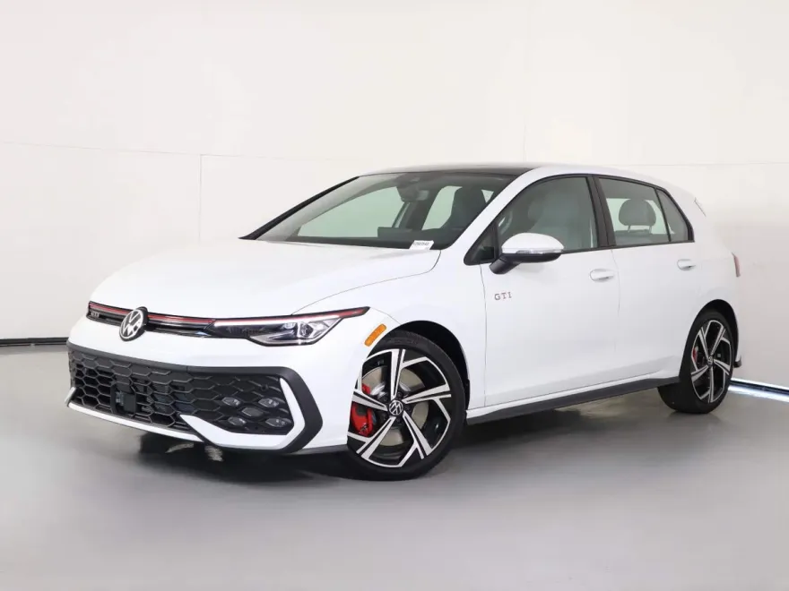 2025 Volkswagen Golf GTI SE photo 1