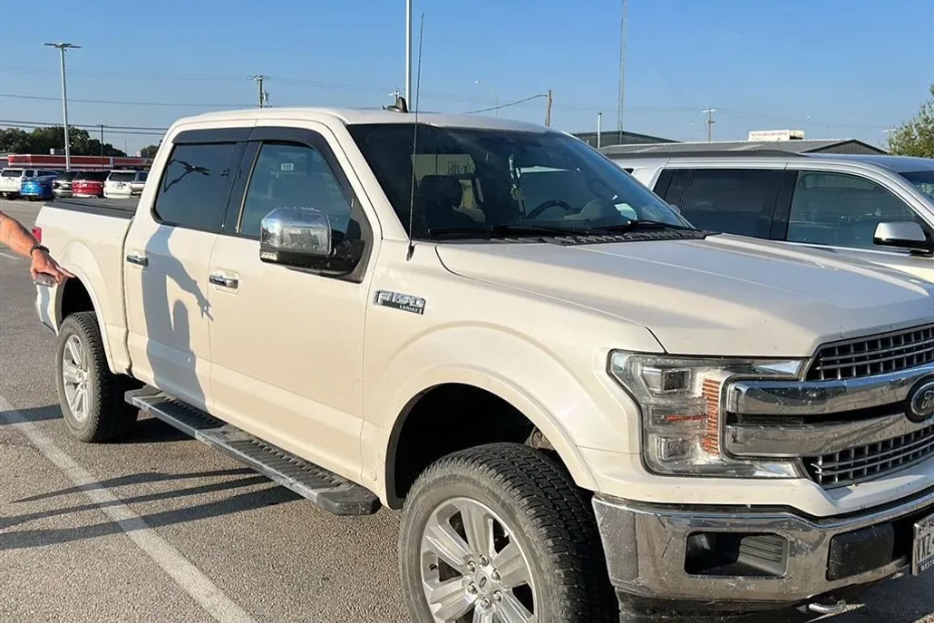 2019 Ford F-150 Lariat photo 1