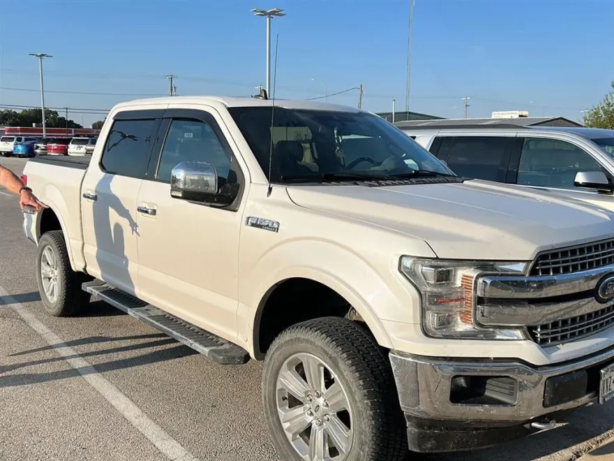 2019 Ford F-150 Lariat photo 1
