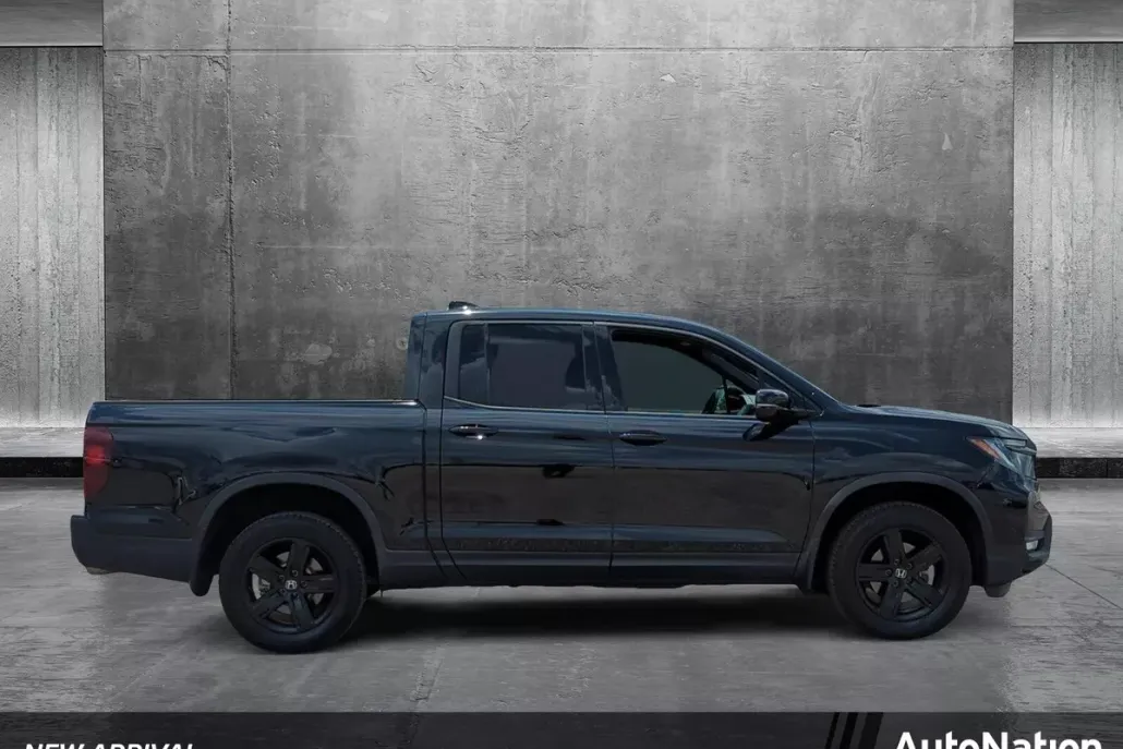 2022 Honda Ridgeline Black Edition photo 1