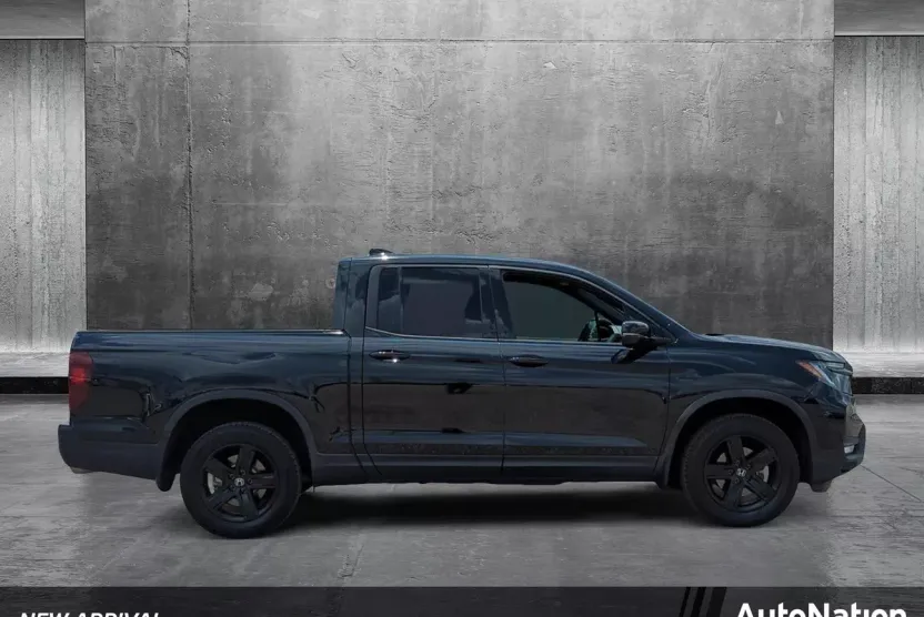 2022 Honda Ridgeline Black Edition photo 1