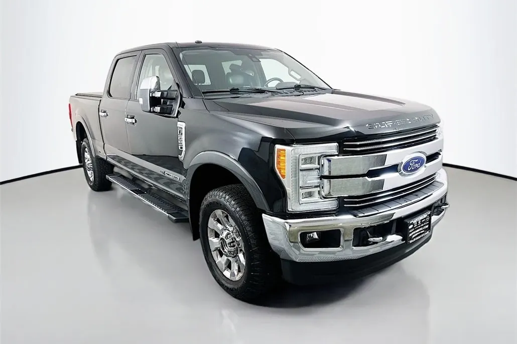 2017 Ford F-250 Lariat photo 1