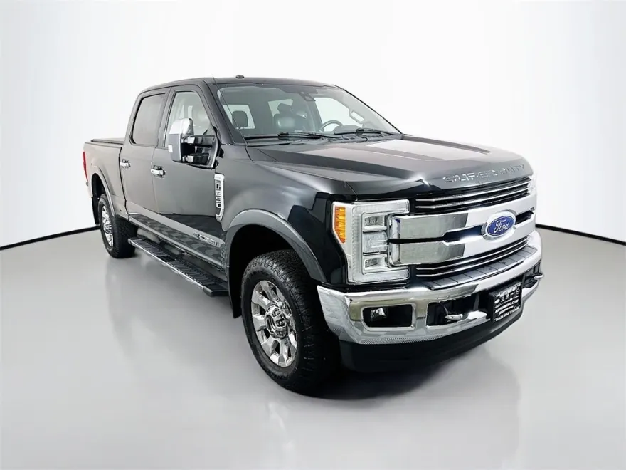 2017 Ford F-250 Lariat photo 1