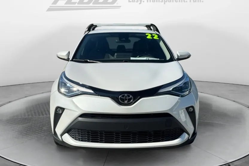 2022 Toyota C-HR Limited photo 1