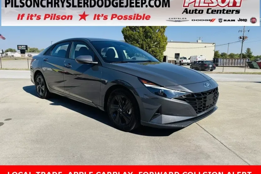 2023 Hyundai Elantra SEL photo 1