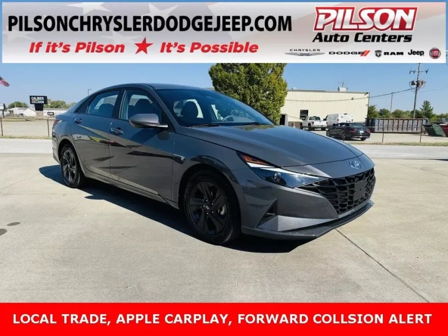 2023 Hyundai Elantra SEL photo 1