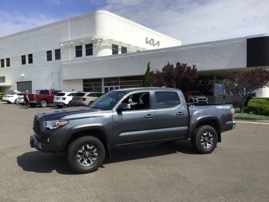 2022 Toyota Tacoma 4x4 TRD Off-Road photo 1