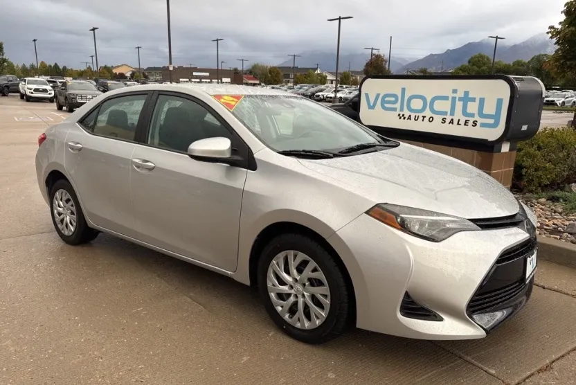 2019 Toyota Corolla XLE XSE photo 1