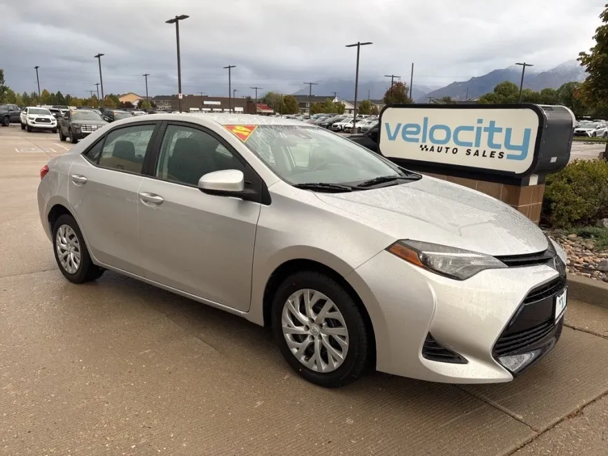 2019 Toyota Corolla XLE XSE photo 1