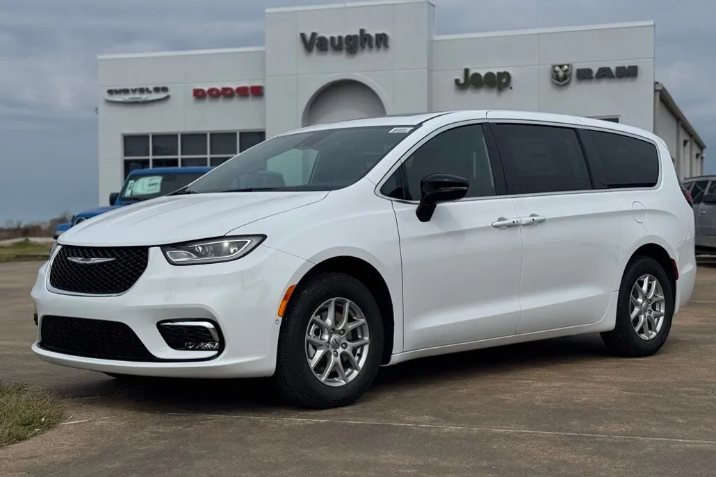 2025 Chrysler Pacifica photo 1