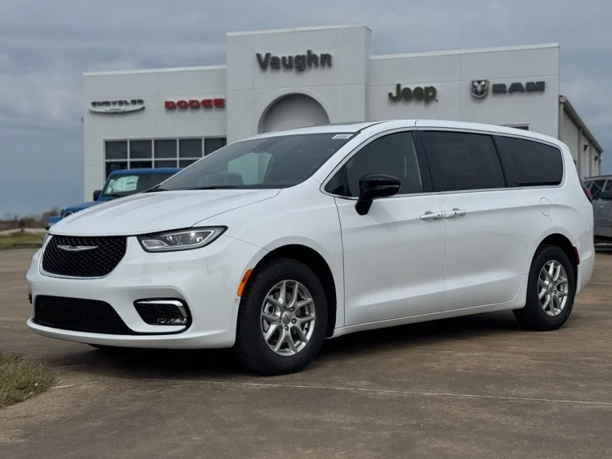2025 Chrysler Pacifica photo 1