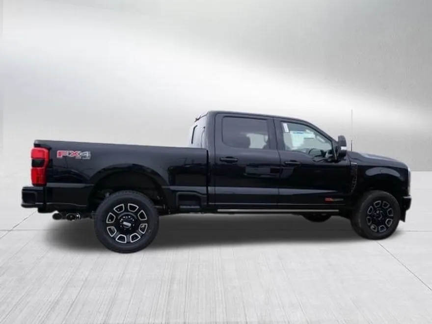 2025 Ford F-350 Platinum photo 1