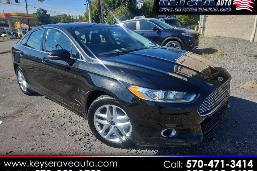 2013 Ford Fusion SE photo 1