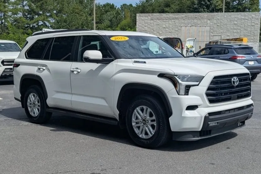 2025 Toyota Sequoia SR5 photo 1