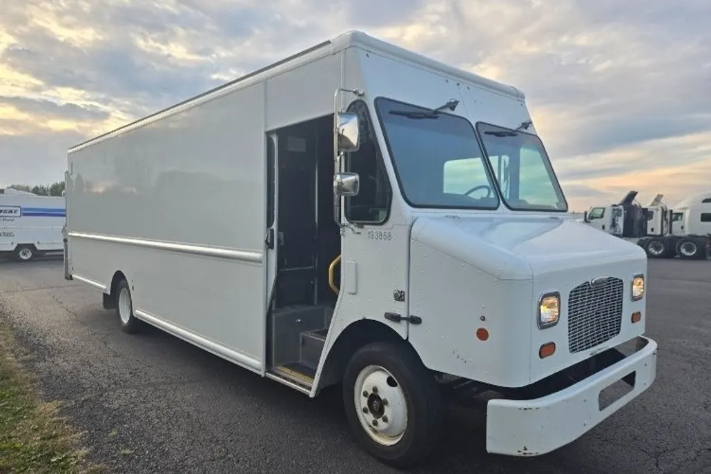 2019 Ford E-350 photo 1