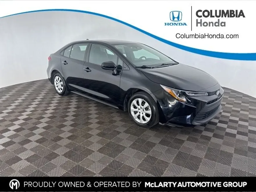 2024 Toyota Corolla LE photo 1