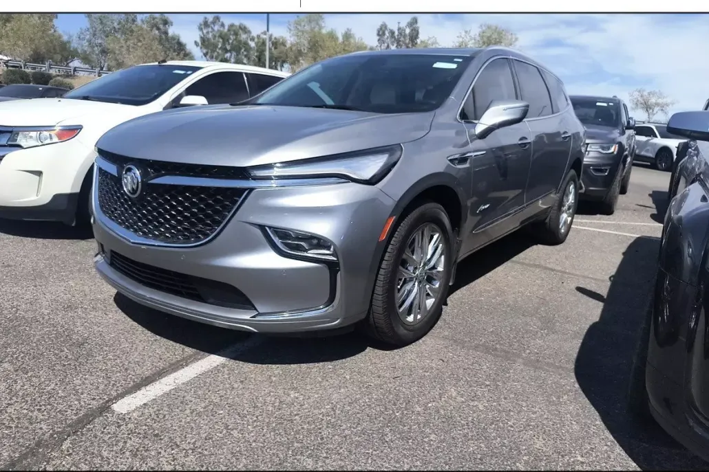 2023 Buick Enclave Avenir photo 1