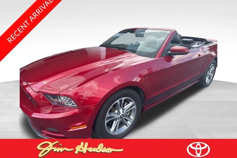 2014 Ford Mustang V6 Premium photo 1