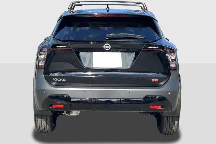2026 Nissan Kicks SR photo 1