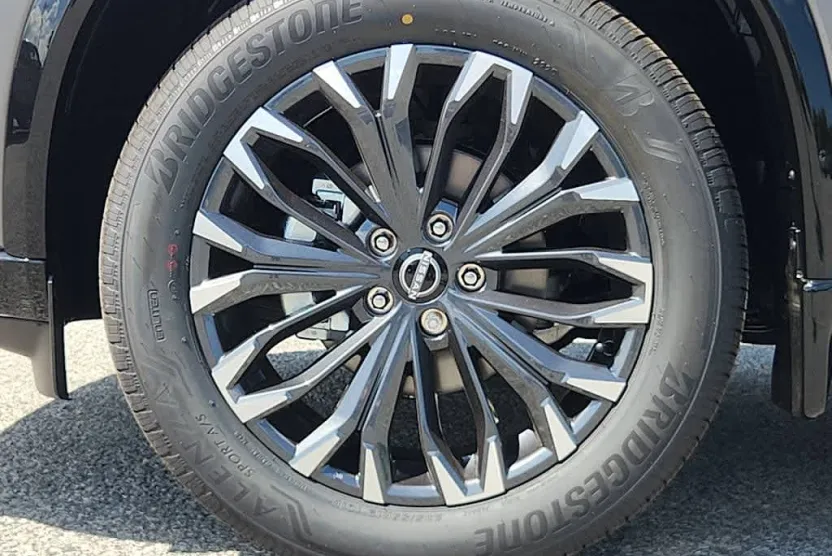 2026 Nissan Rogue Platinum photo 1