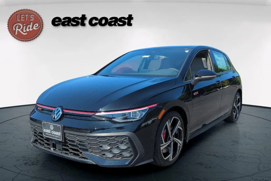 2025 Volkswagen Golf GTI SE photo 1
