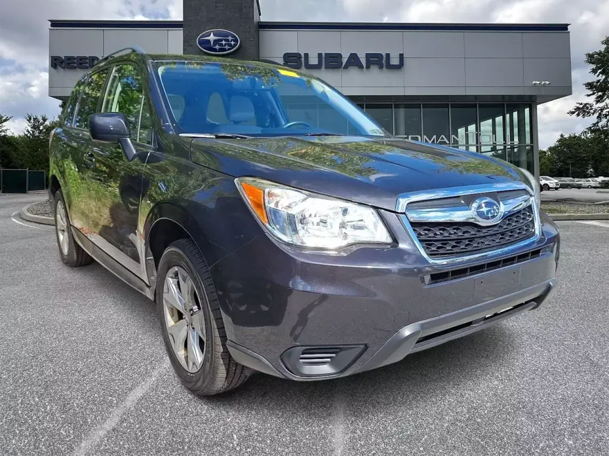 2016 Subaru Forester 2.5i Premium photo 1