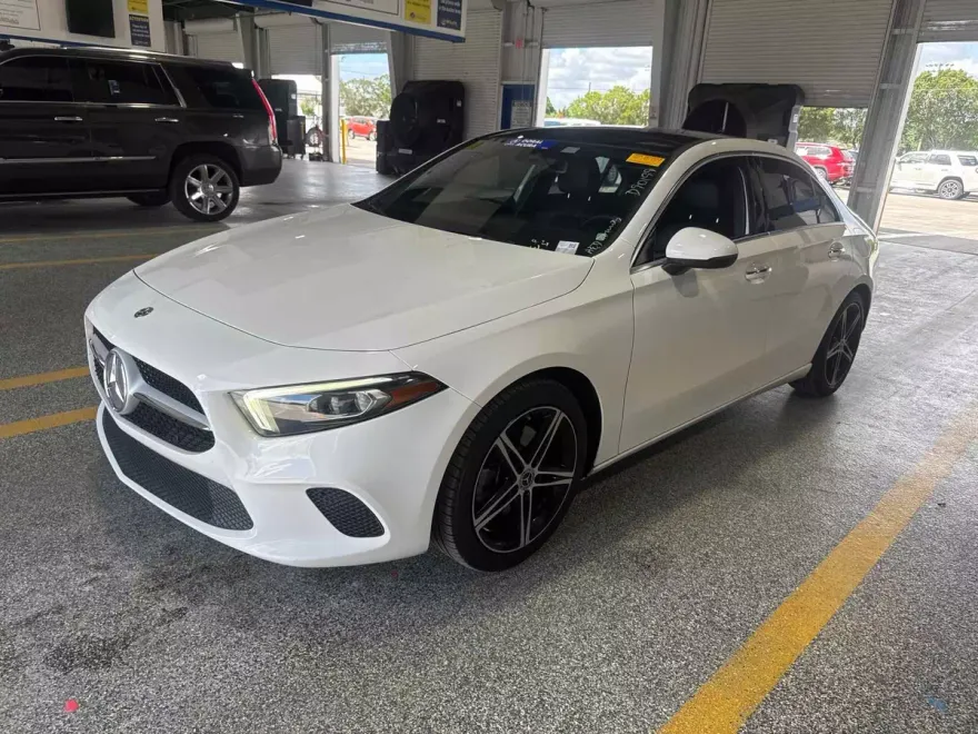 2019 Mercedes Benz A 220 photo 1