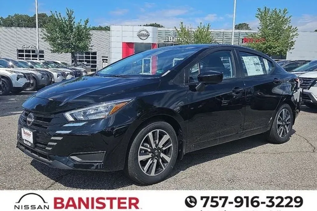 2025 Nissan Versa 1.6 SV photo 1